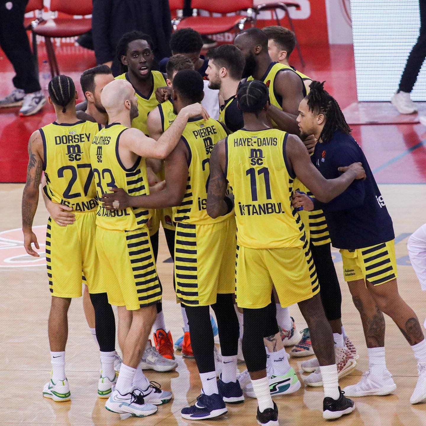 维蒂尼亚是第九位欧冠对英格兰球队戴帽球员，也是葡萄牙首人（欧冠对英格兰球队上演帽子戏法，维蒂尼亚成史上第九人兼葡萄牙首人）