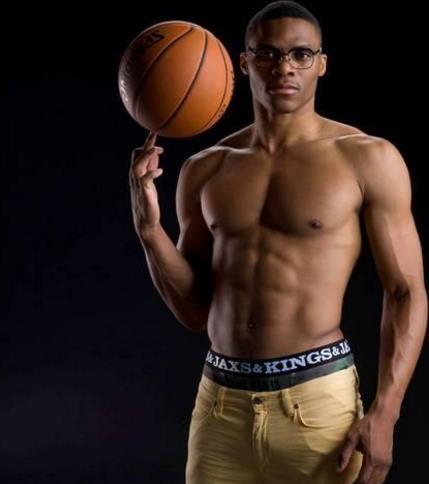 卡卢卢：斯帕莱蒂要求很高；我们可以随时切换三后卫或四后卫（卡卢卢：斯帕莱蒂标准很高 我们可随时切换三／四后卫阵型）