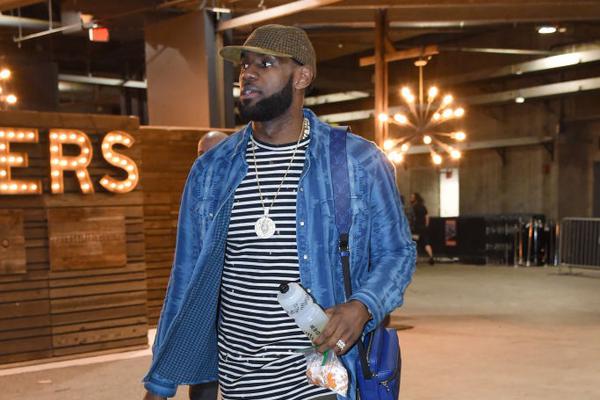 欧冠本周最佳球员候选：马杜埃凯、孔德、德凯特拉雷、格洛赫（欧冠本周最佳四人入围：马杜埃凯、孔德、德凯特拉雷、格洛赫）