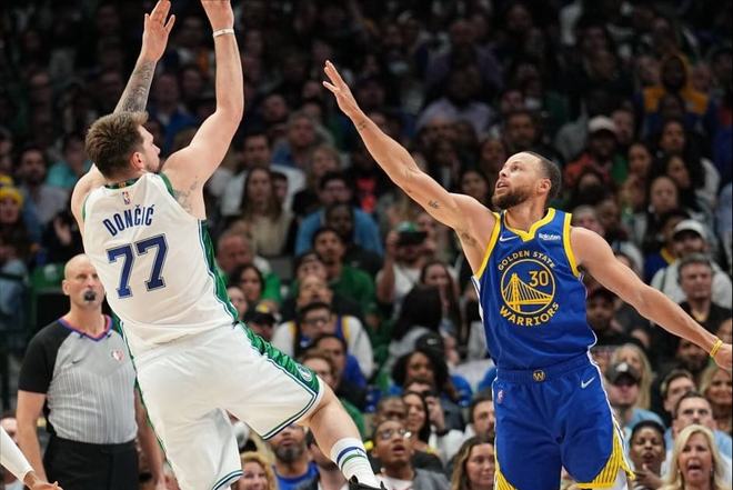 杰伦·约翰逊30+12+12助老鹰终结连败，首次连场三双（30+12+12！杰伦·约翰逊率老鹰止住连败，生涯首次连两场三双）