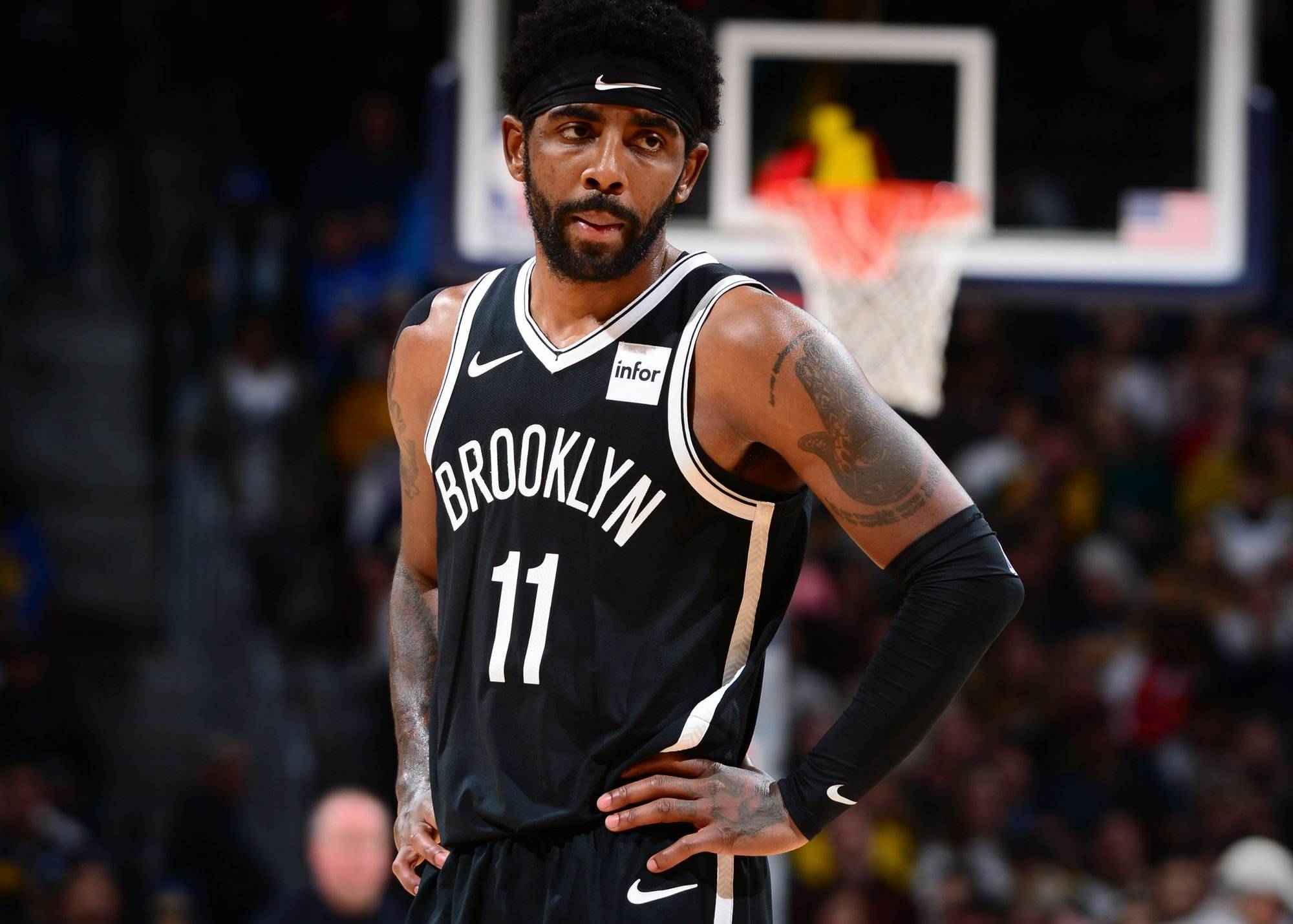 霍华德招募字母哥搭档东詹：别带伤强撑上场，湖人需要你（霍华德邀字母哥联手东詹；劝詹皇别带伤硬拼，湖人更需要你）