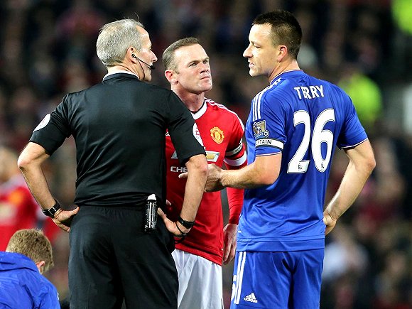 足球意甲射手榜竞争激烈，三人同进12球并列领跑（意甲金靴之争白热化：三将各入12球并列榜首）