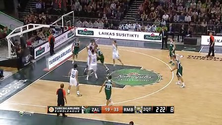 世预赛对亚美尼亚破门，雷纳托-韦加攻入国家队生涯首球（雷纳托-韦加世预赛对阵亚美尼亚破门，斩获国家队处子球）